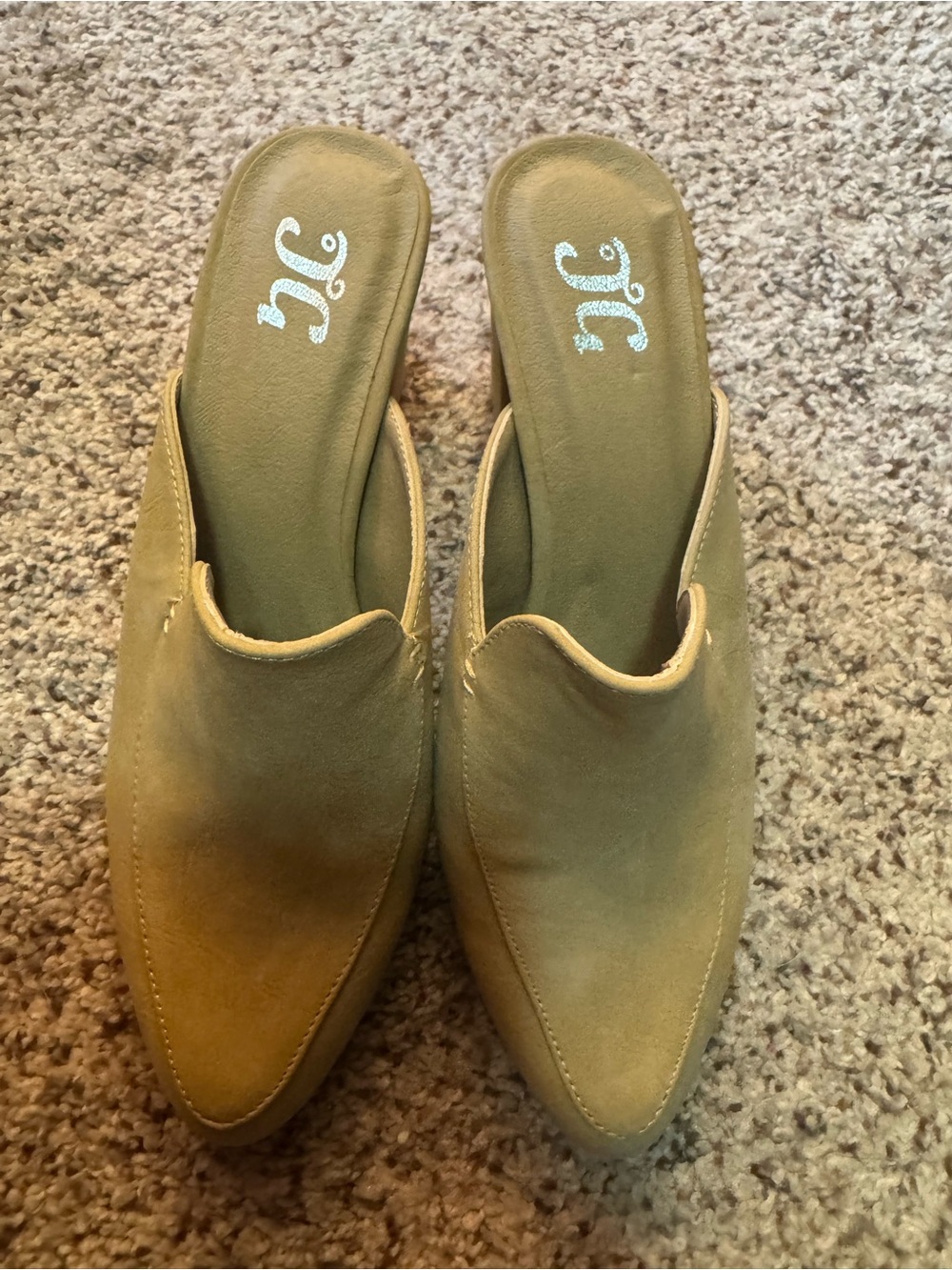 Unbranded Women's Slip-On Pointed Mule in Olive/Tan